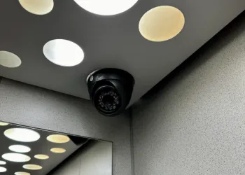 Társasházi LED panel lámpa - Optikai Kommunikációs Kft.